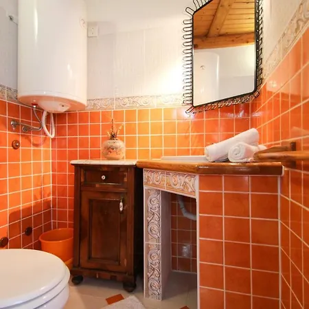 Casa Tina Бртонигла